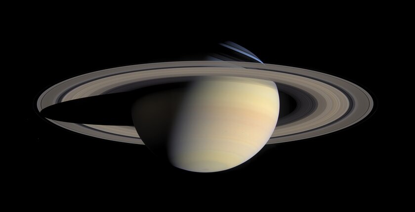 A telescope picture of Saturn